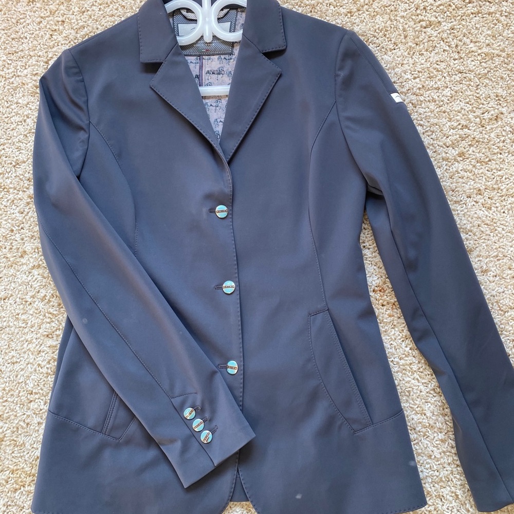Amino Show Coat